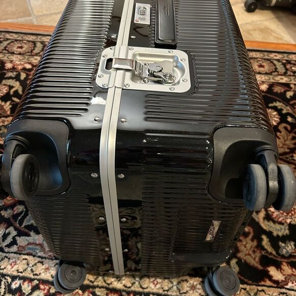 FPM Milano Bank light polycarbonate spinner suitcase made in Italy - Picture 11 of 16